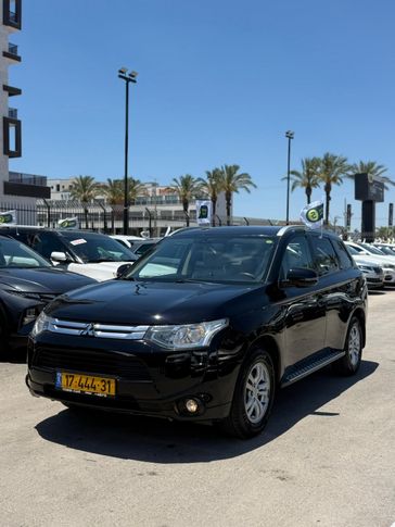 מיצובישי אאוטלנדר