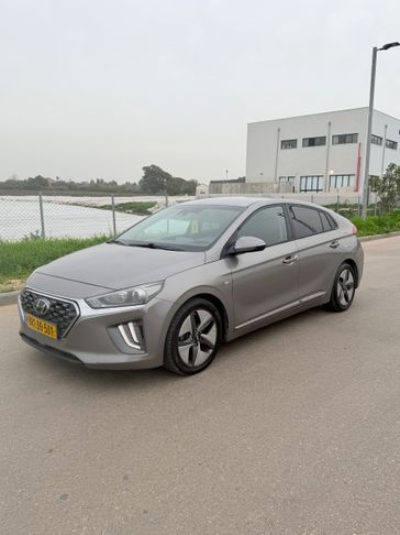 יונדאי איוניק