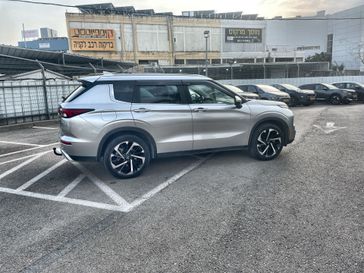 מיצובישי אאוטלנדר