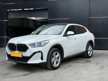 ב מ וו X2