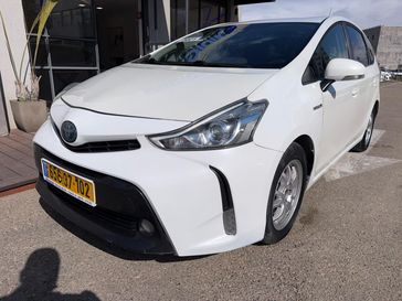 טויוטה פריוס