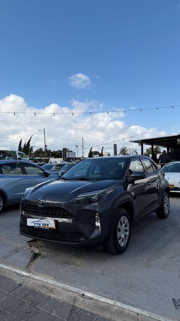 טויוטה יאריס קרוס