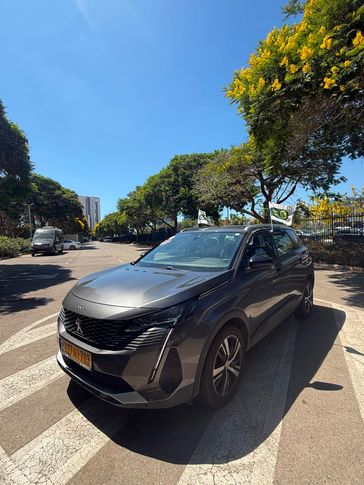 פיג'ו 5008