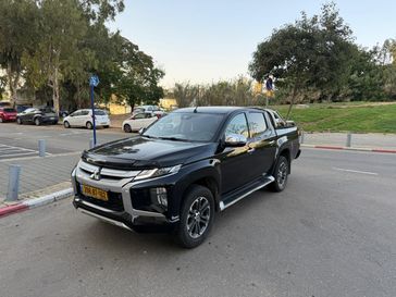 מיצובישי L-200
