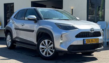 טויוטה יאריס קרוס