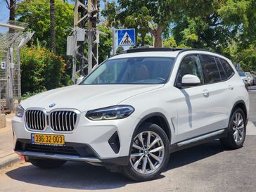 ב מ וו X3