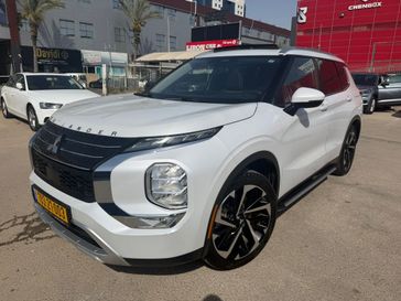 מיצובישי אאוטלנדר