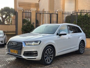 אאודי Q7