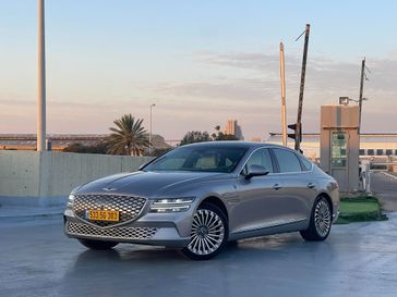 יונדאי GENESIS  G80 EV