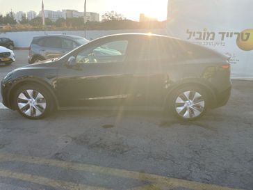טסלה MODEL Y