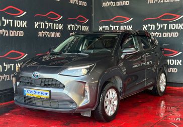 טויוטה יאריס קרוס