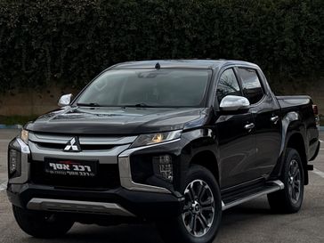 מיצובישי L-200