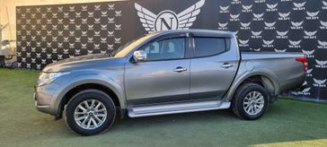 מיצובישי L-200