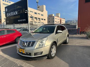 קאדילאק SRX