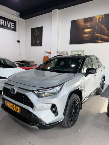 טויוטה RAV4