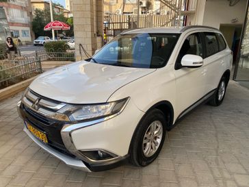 מיצובישי אאוטלנדר