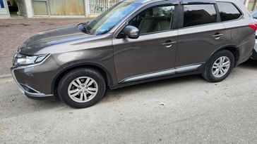 מיצובישי אאוטלנדר