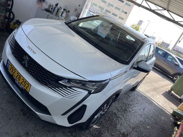 פיג'ו 3008