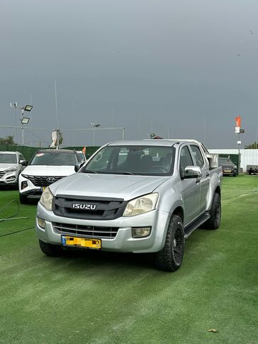 איסוזו D-Max
