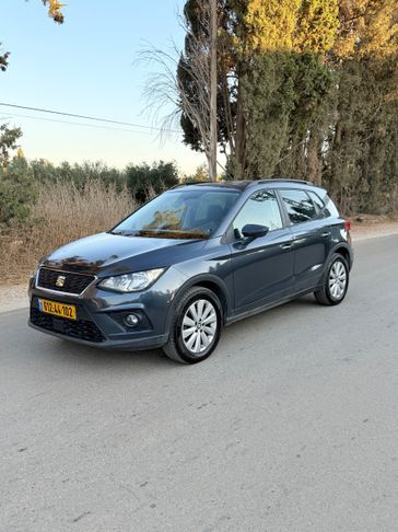 סיאט ארונה