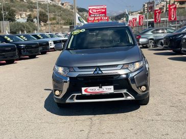 מיצובישי אאוטלנדר