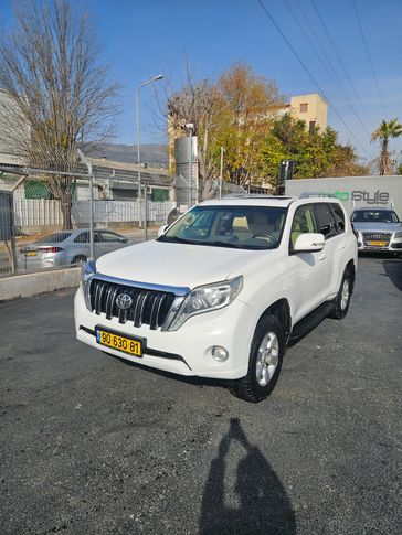 טויוטה לנד קרוזר