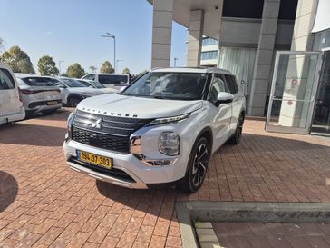 מיצובישי אאוטלנדר