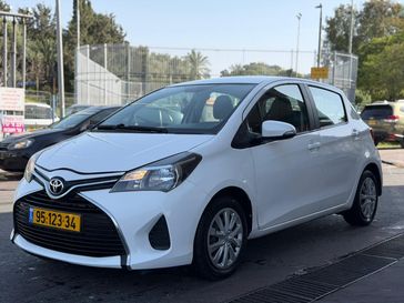 טויוטה יאריס