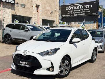 טויוטה יאריס