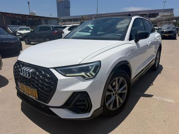 אאודי Q3