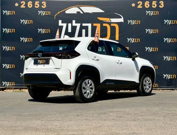 טויוטה יאריס קרוס