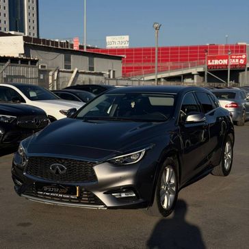 אינפיניטי Q30