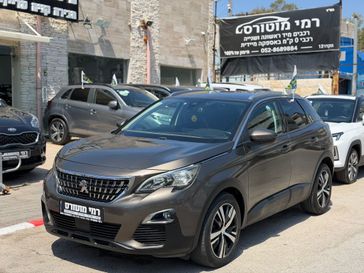 פיג'ו 3008