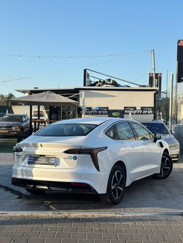 איויאיסי LIMO