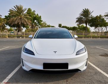 טסלה MODEL 3