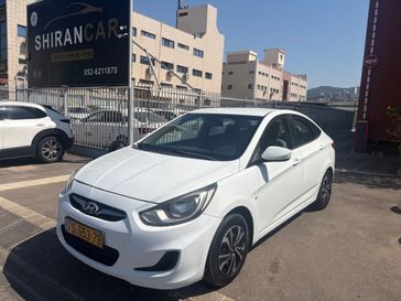 יונדאי I25