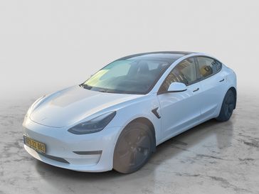 טסלה MODEL 3