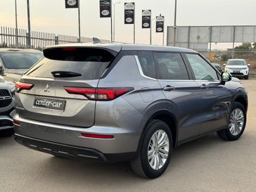 מיצובישי אאוטלנדר