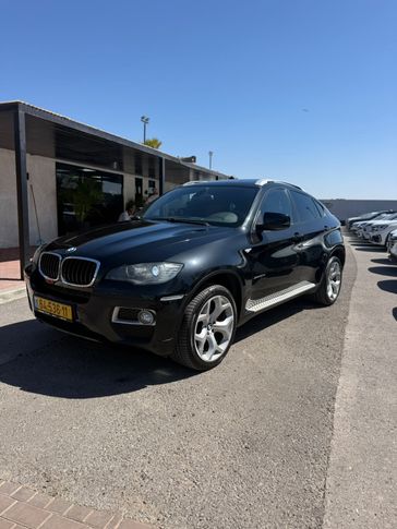 ב מ וו X6