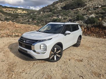 מיצובישי אאוטלנדר