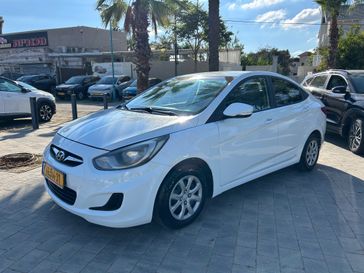 יונדאי I25