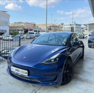 טסלה MODEL 3