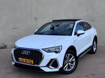 אאודי Q3