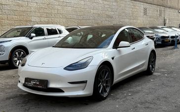 טסלה MODEL 3