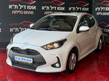 טויוטה יאריס