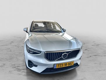 וולבו XC40