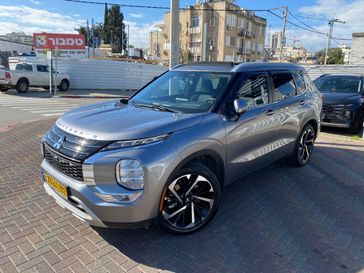 מיצובישי אאוטלנדר