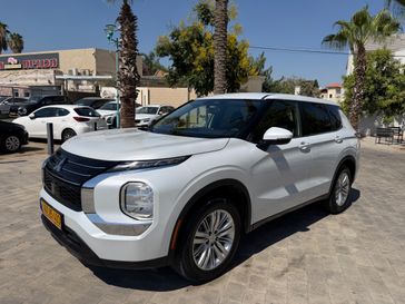 מיצובישי אאוטלנדר