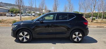 וולבו XC40 B4