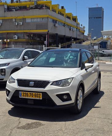 סיאט ארונה